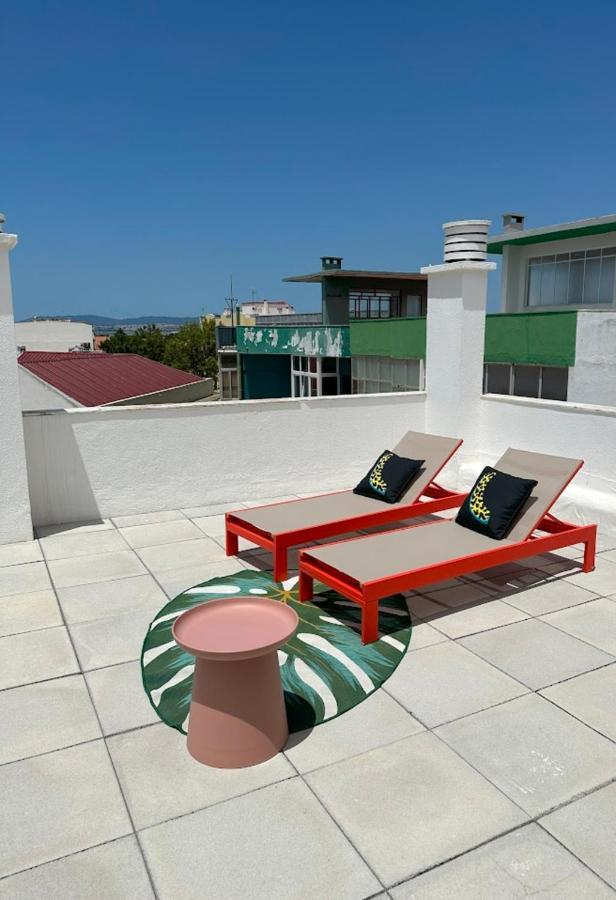 Groovy Caparica Gem With Large Sunny Terrace Lägenhet Costa de Caparica Exteriör bild